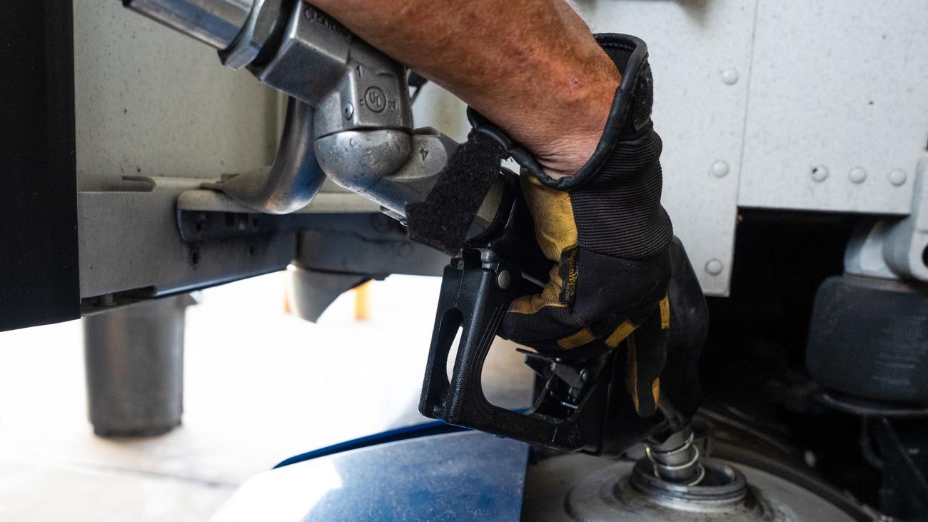 Diebstahl: Diesel-Diebe zapfen Tausende Liter auf Baustellen ab