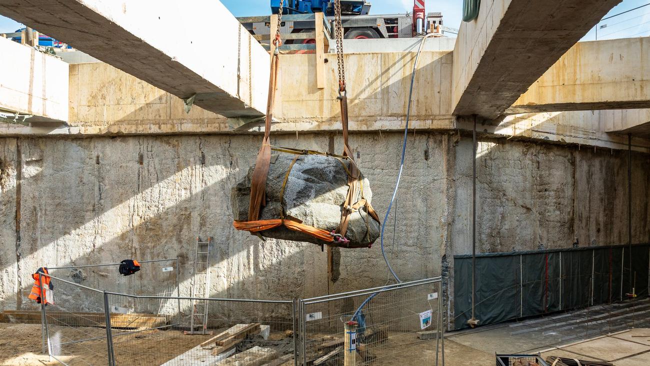Fund in sieben Metern Tiefe: Hamburger Findling auf den Namen "Bramfels" getauft