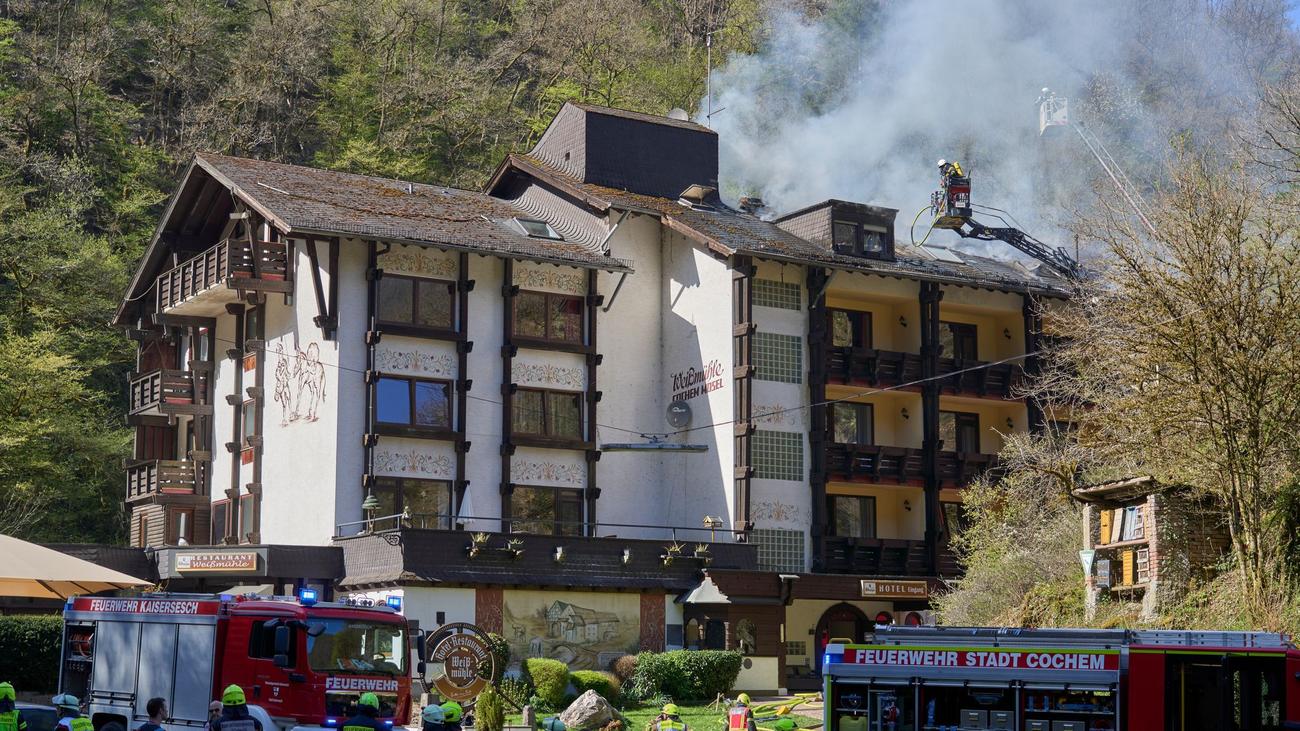Feuerwehreinsatz: Hotel in Cochem in Brand