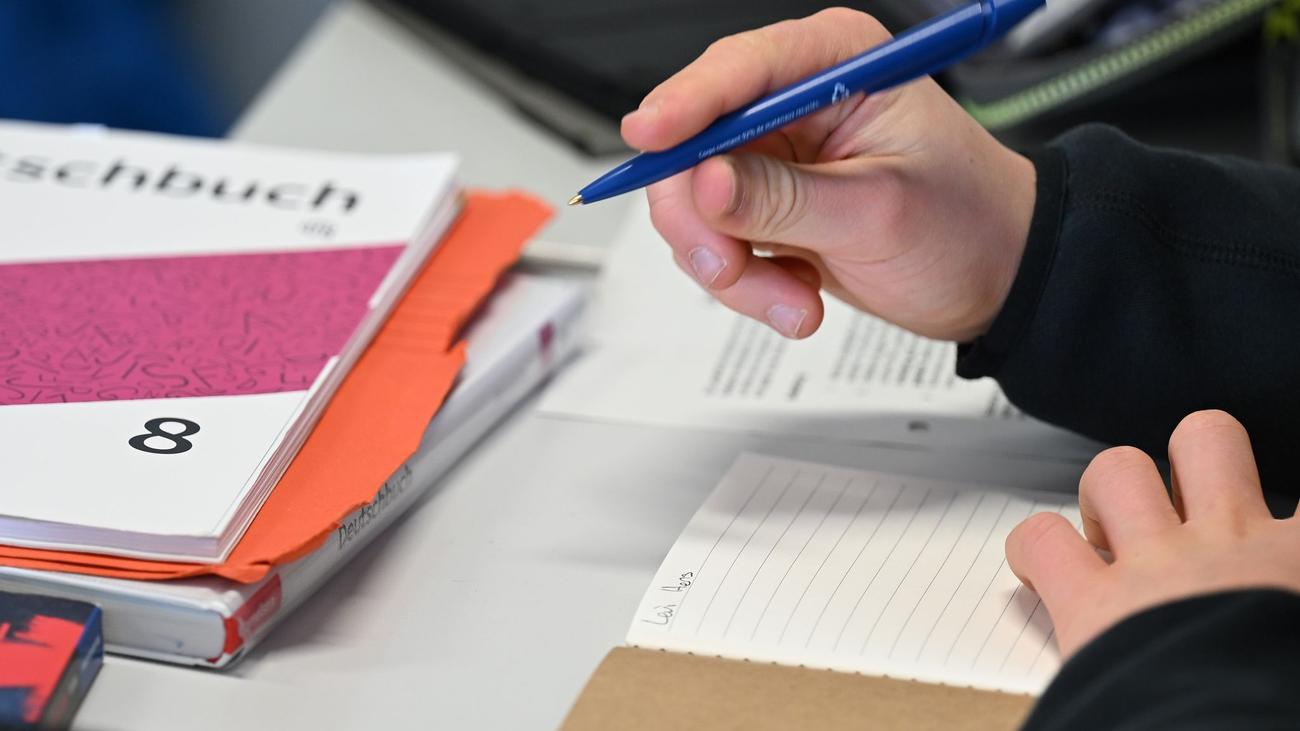 Schule: Lehrerverband sieht Hausaufgaben durch KI bedroht