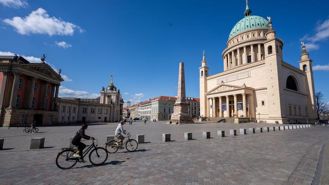 Filmstadt: Dreharbeiten in Potsdam: Alter Markt gesperrt