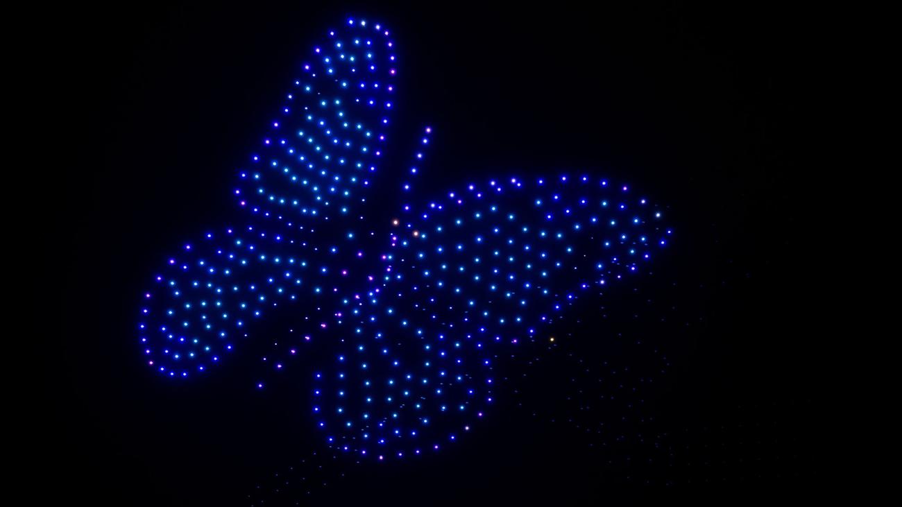 Luftperformance: Flugshow: Hunderte Drohnen tanzen am Himmel