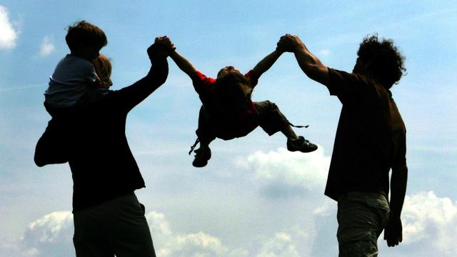 Zum Welt-Geschwistertag: Lebenslange Beziehung: Geschwister-Klischees auf Prüfstand