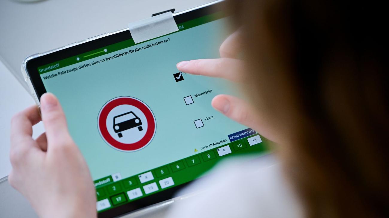 Organisierte Bande: Prozess um Führerscheinbetrug: So funktionierte das System