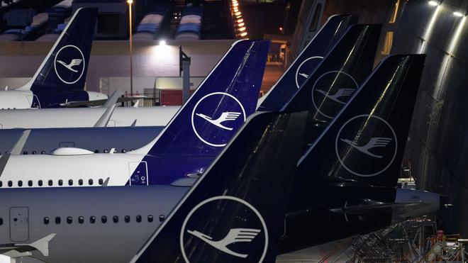 Tarifkonflikt Kabine: Stehen am Freitag wieder zahlreiche Lufthansa-Jets still? (Archivbild)