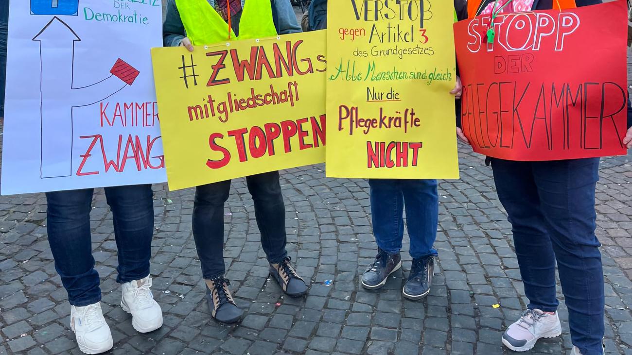 Pflege: Gesundheitsminister bestellt Chef der Pflegekammer ein