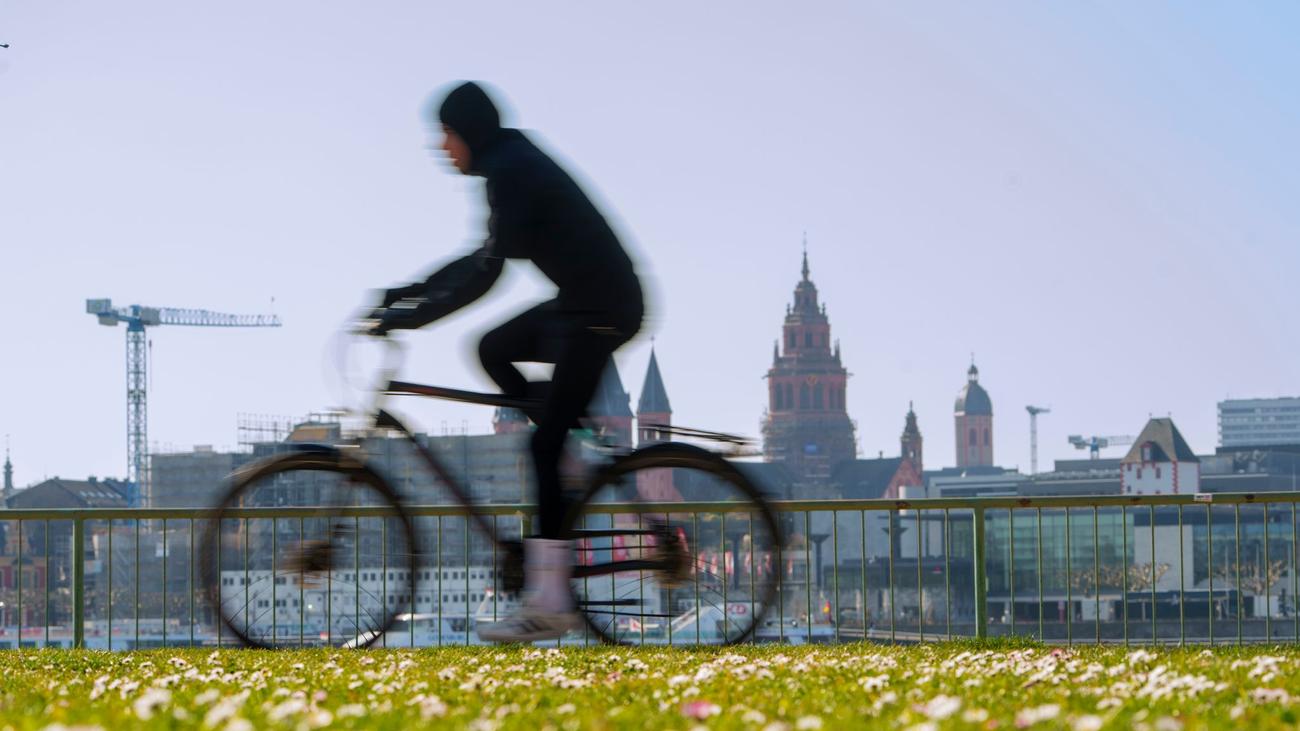 Verkehr und Freizeit: Letztes Ferienwochenende – Sonne, Stau und Streik in Hessen