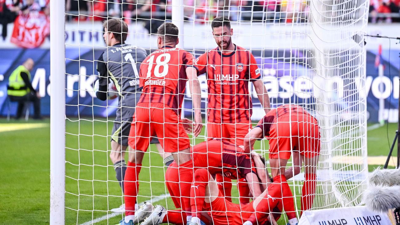 Fußball-Bundesliga: 3:1 gegen Union: Heidenheim sendet Lebenszeichen