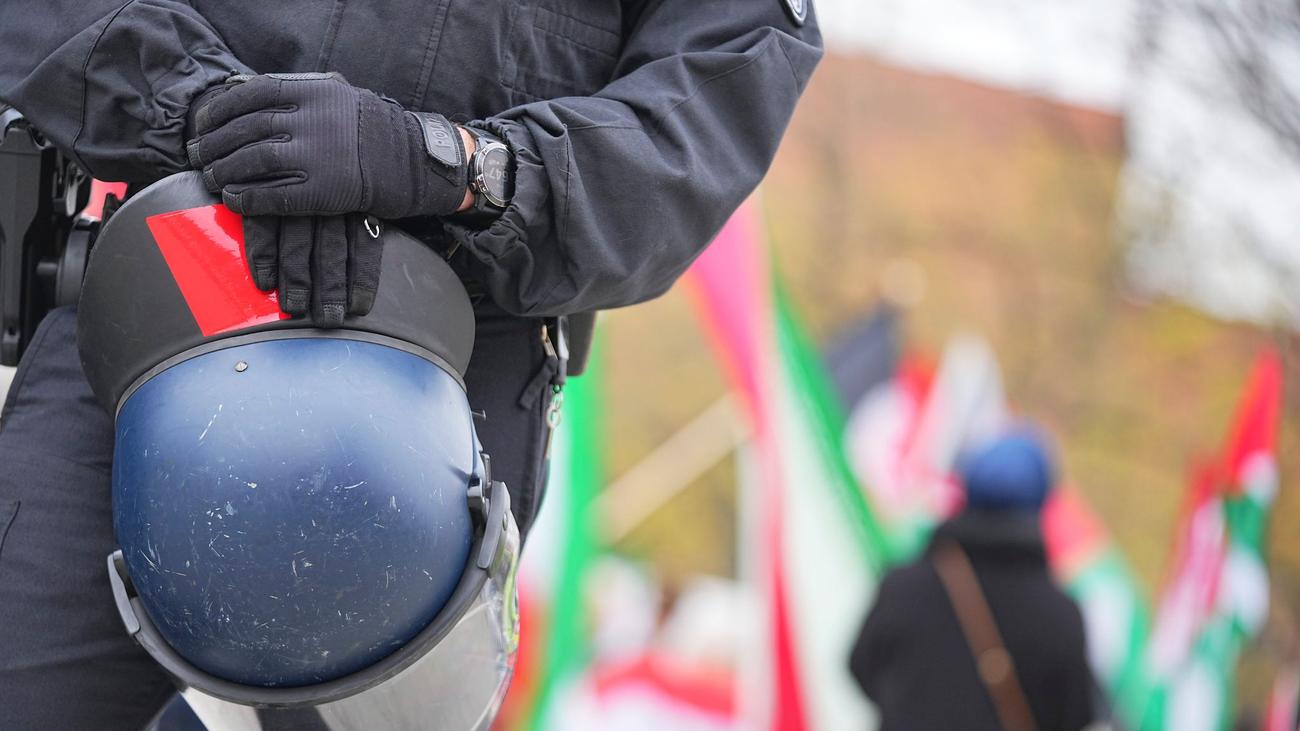 Versammlungsbehörde: Berlin untersagt Darstellung von Hinrichtungen bei Demos