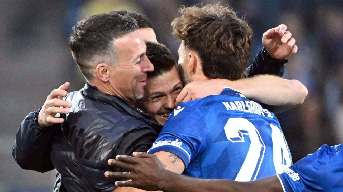 2. Fußball-Bundesliga: Emotionaler KSC-Erfolg: Team gewinnt für Coach Eichner