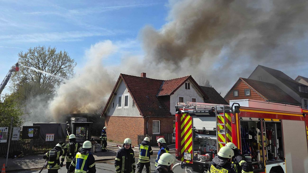 Landkreis Peine: Großbrand in Vechelde – Warnung vor Rauchwolke