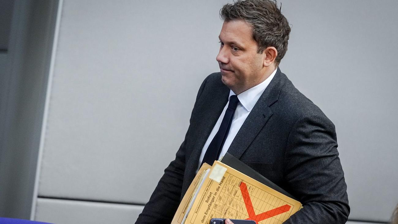 Hohe Energiepreise: Streit um Entlastungen: Klingbeil pocht auf Markteingriffe