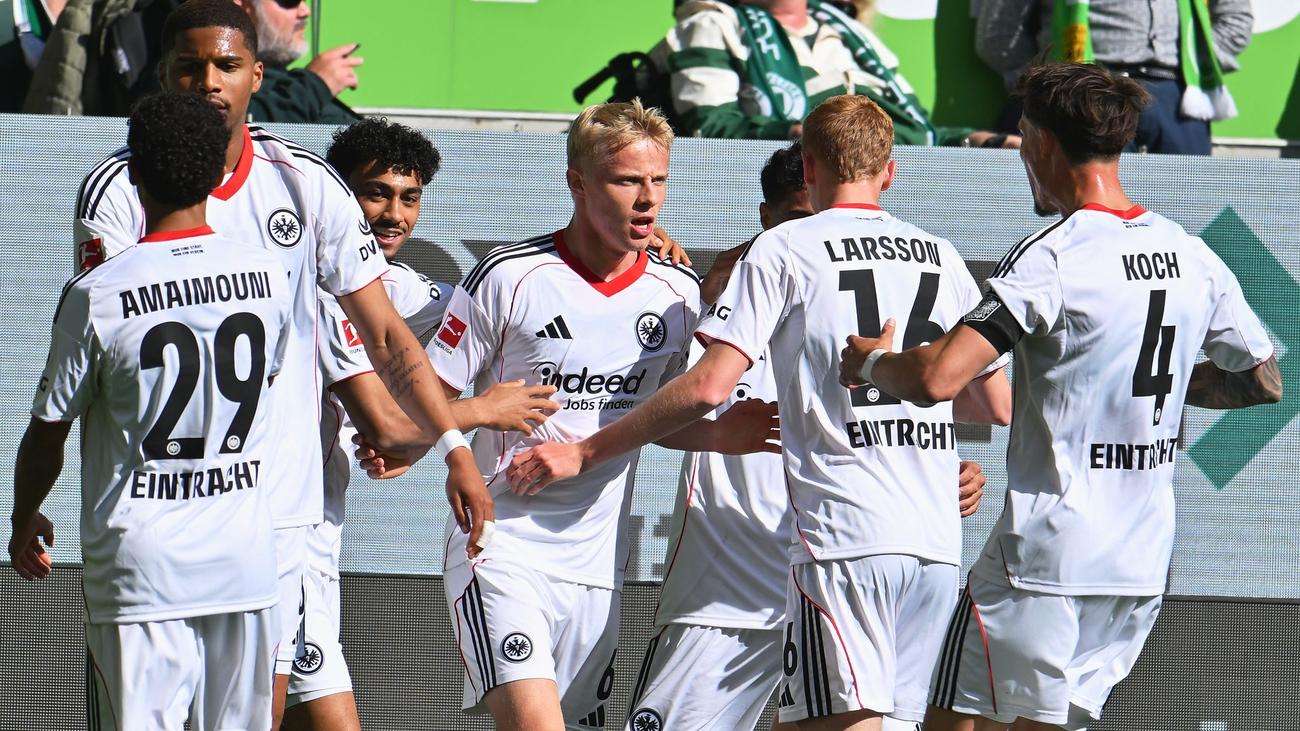 Fußball-Bundesliga: Eintracht atmet auf: Sieg in Wolfsburg nimmt Druck von Riera