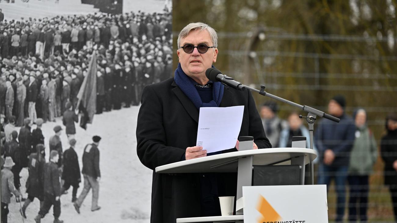 Gedenken an KZ-Befreiung: Er überlebte Buchenwald - Kerkeling spricht über Opa Hermann