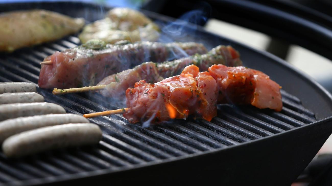 Gefahr beim Grillen: Jugendliche nach Grillabend in Garage im Krankenhaus