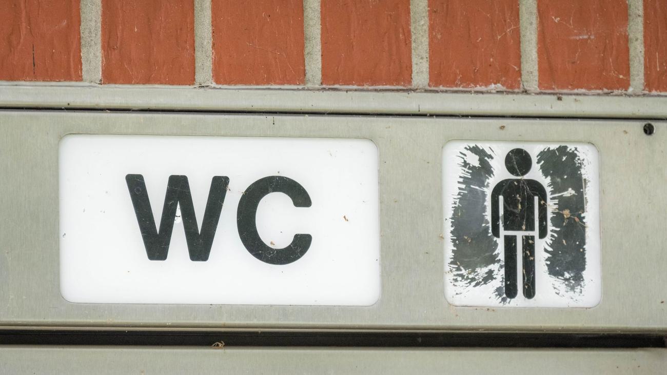 Kriminalität: Schmutzige Toilette löst Streit aus