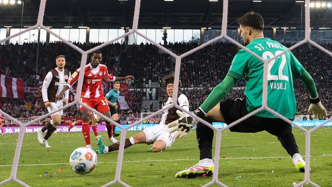 Fußball-Bundesliga: St. Paulis Sportchef nach 0:5 sauer: Jedes Tor zählt