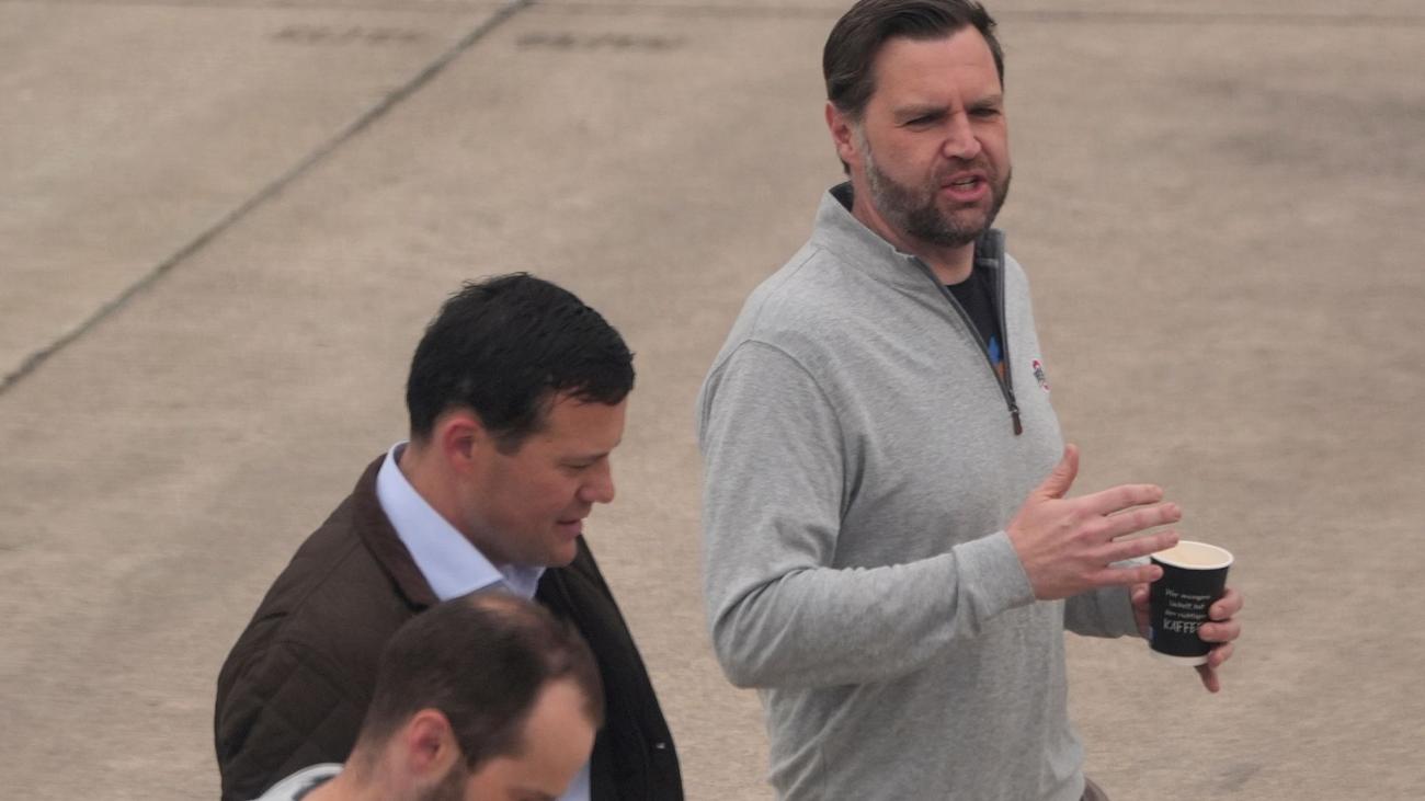 Stopp nach Iran-Verhandlungen: US-Vizepräsident Vance in Ramstein zwischengelandet