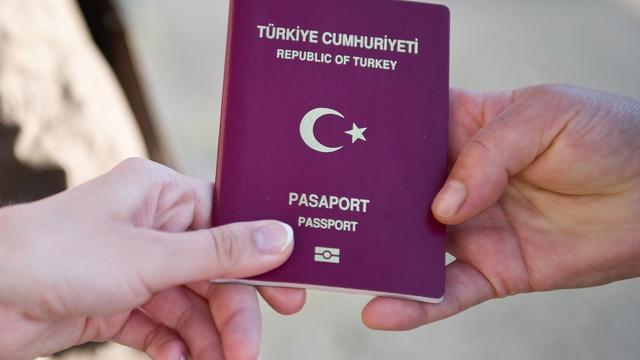 Migration: Erstmals seit Jahren weniger Einwohner ohne deutschen Pass