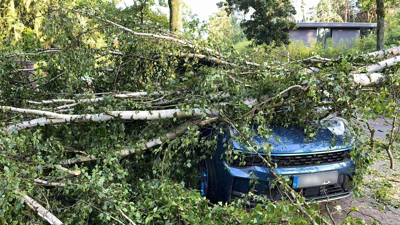 Versicherungswirtschaft: Unwetter richten 2025 deutlich weniger Schäden bei Autos an
