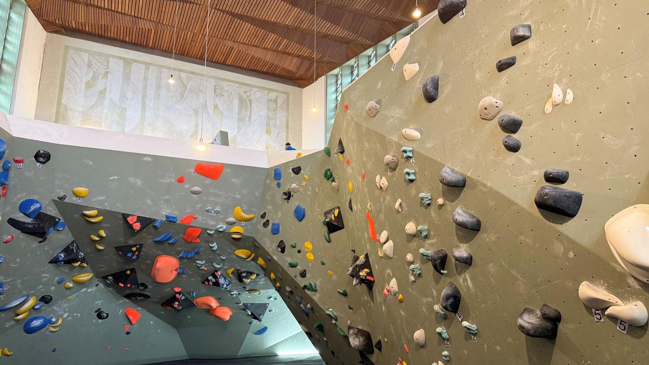 Ungewöhnliche Halle: Zwischen Kreuz und Klettergriff: Ein Jahr Boulder Church