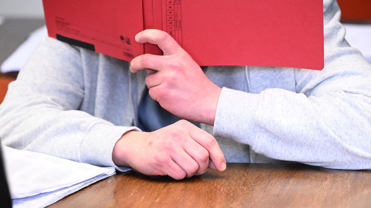 Prozess: Enkel wegen Mordes an seiner Großmutter verurteilt