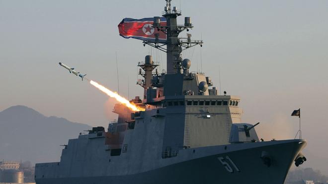 Raketentest: Nordkorea hat erneut Raketen vom neuen Marinezerstörer «Choe Hyon» abgefeuert (Archivfoto).