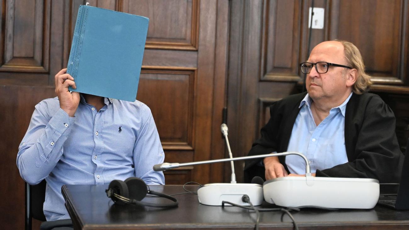 Gericht: Tödlicher Balkonsturz – Entscheidung zu Revision gefallen