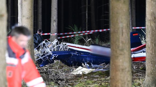 Kreis Düren: Bei dem Absturz starben beide Insassen.