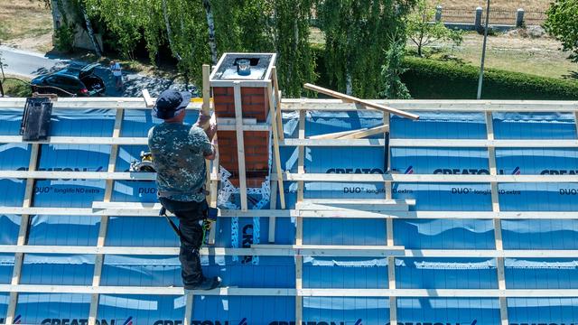 Diebstahl aus Firmenwagen: Dachdecker stoppen Diebe auf der Flucht