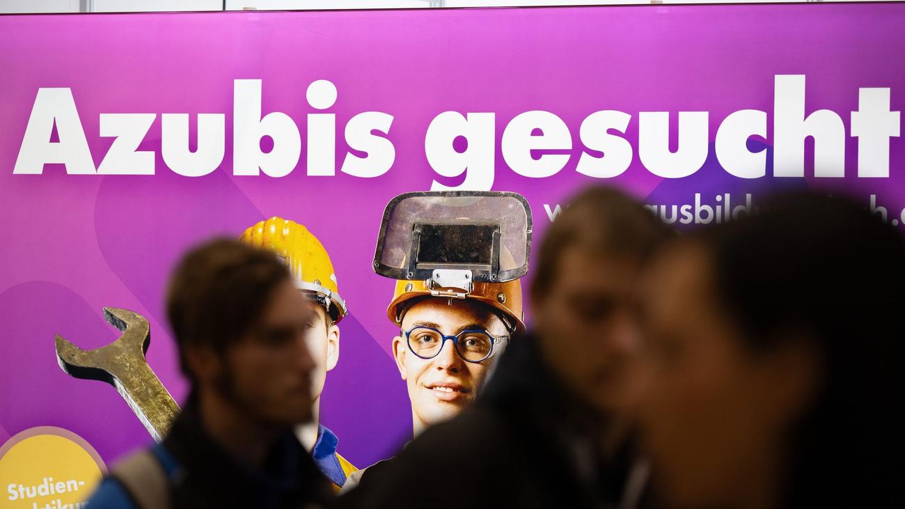 Arbeitsmarkt: Ausbildungsmarkt schwächelt - Plus in kleinen Branchen