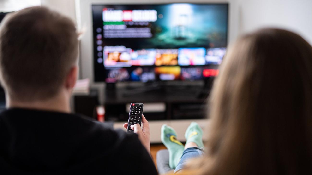 Netflix, Prime, Disney+ und Co: Bye-bye, Bingewatching? Streamer setzen wieder aufs Warten