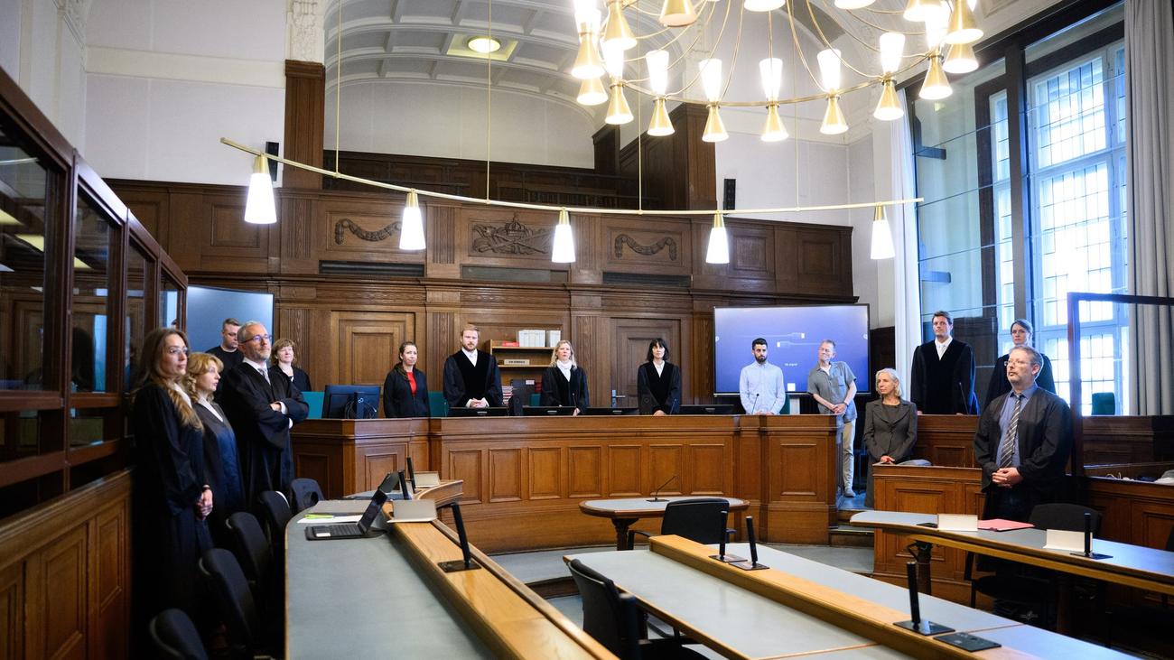 Kriminalität: Mordprozess: Palliativarzt spricht am Telefon vo Töten