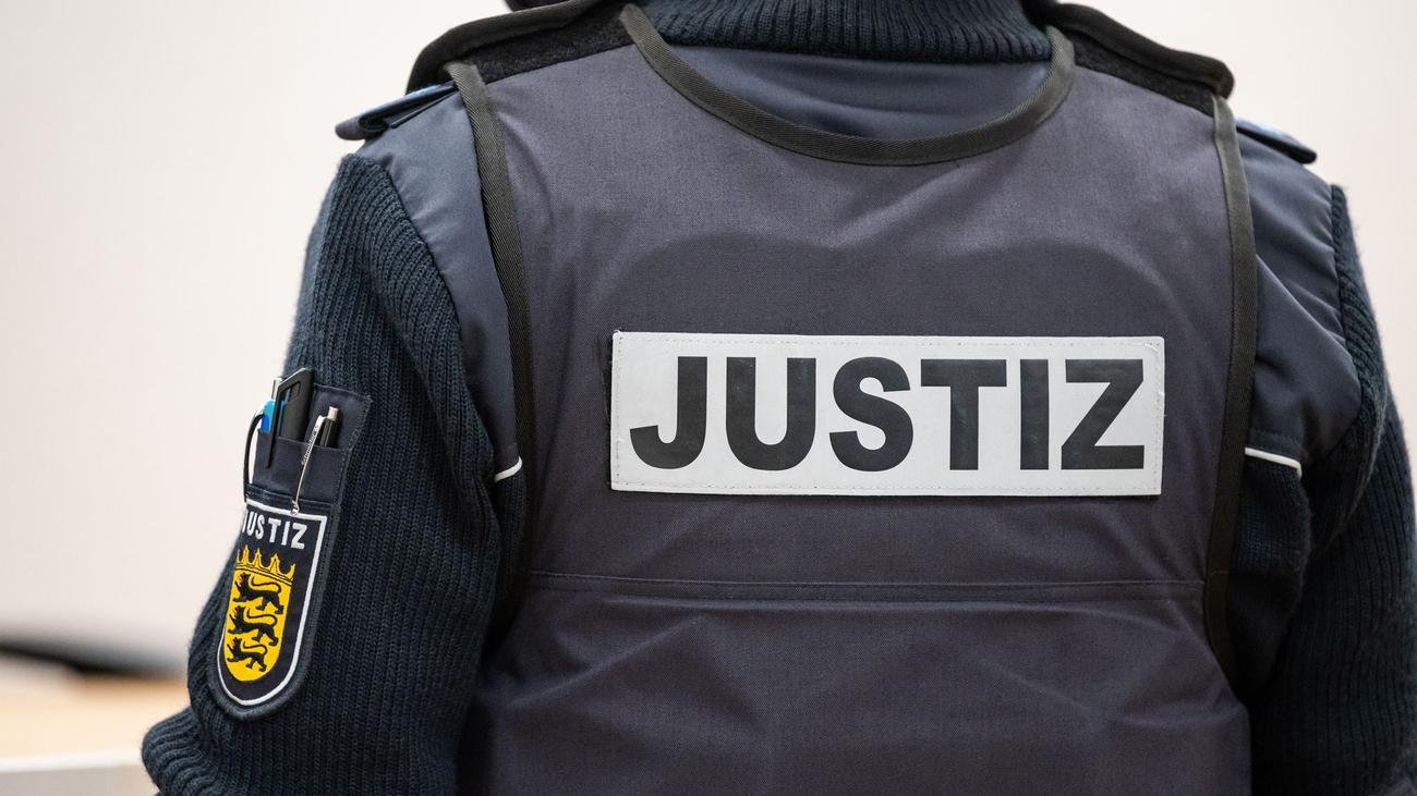 Frau schreit um Hilfe: Sohn soll Mutter eingesperrt haben: 32-Jähriger vor Gericht