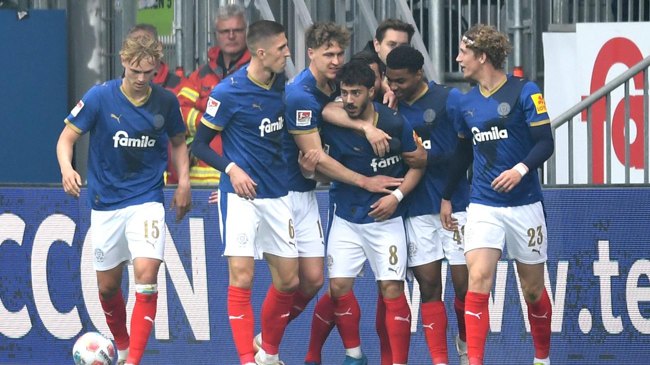 2. Fußball-Bundesliga: Klassenerhalt greifbar: Kiel fertigt Kaiserslautern ab