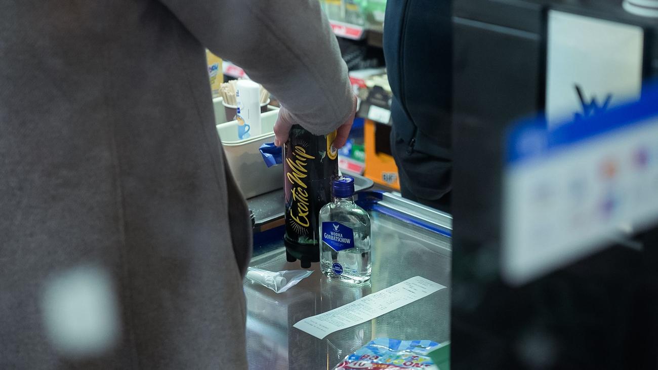 Neues Gesetz gegen Lachgas: Verbotene Mengen Lachgas in Kiosk gefunden