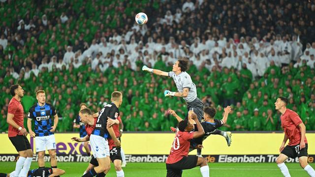 2. Bundesliga: Paderborn springt mit 1:1 bei Hannover 96 an die Spitze