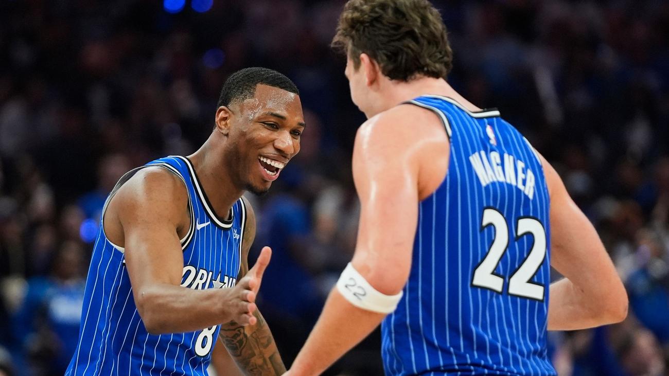 Basketball: Überragende erste Hälfte: Magic stürmen in die NBA-Playoffs