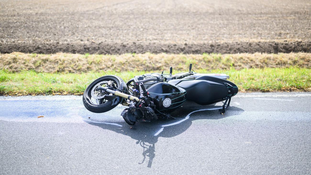 Unfälle: Autofahrer übersieht Motorrad – zwei Verletzte