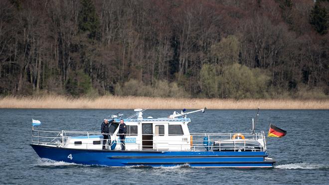 Environmental pollution: The water police stopped the ship for an inspection. (symbol image)