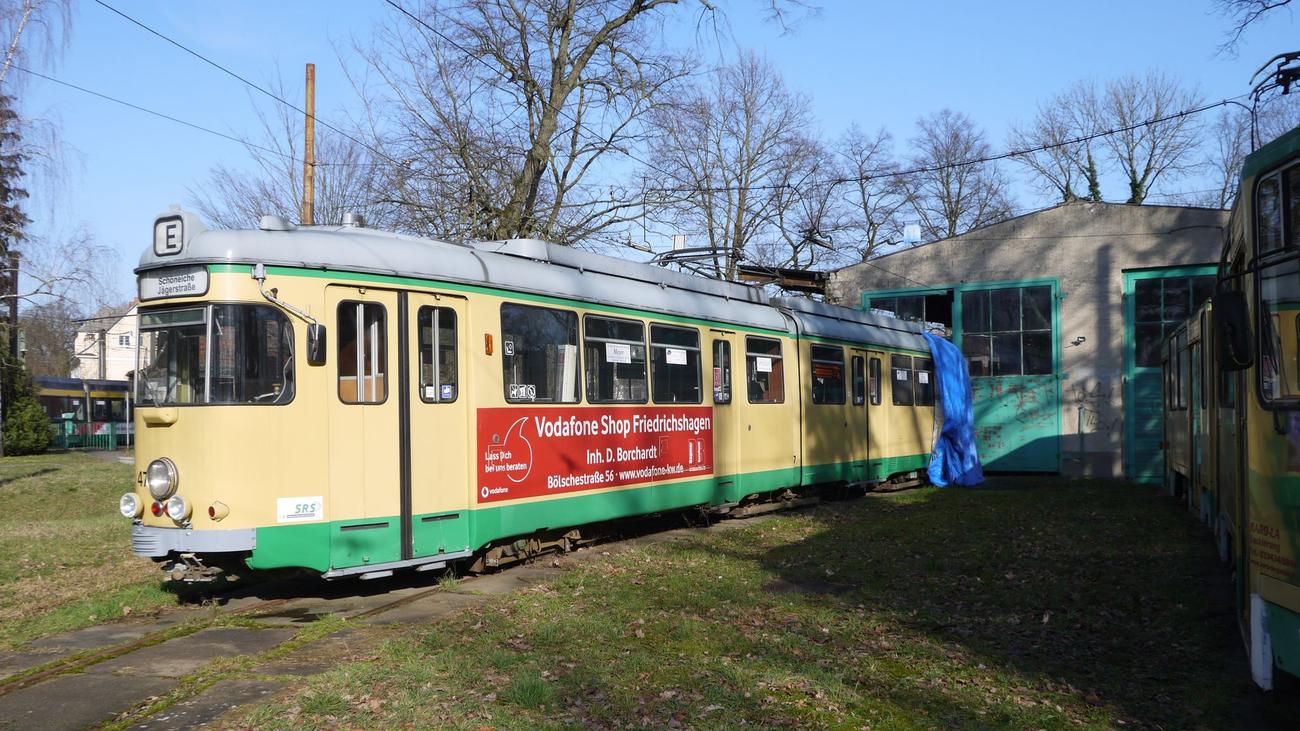 Denkmalschutz: Alte Straßenbahn ist neues Denkmal – Marienkirche »bröckelt«