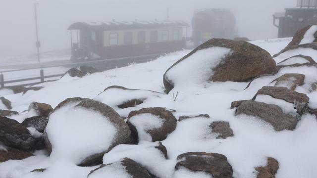 Wetter: Auf dem Brocken schneit es