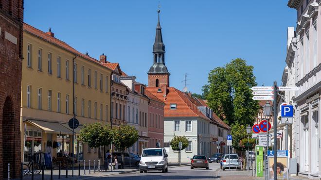 Kurz nach Eröffnung: In Wittstock ist das Bürgerbüro einer rechtsextremen Partei angegriffen worden. (Archivbild)