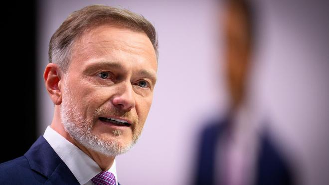  Christian Lindner ist seit rund einem Jahr Vater einer Tochter. (Archivfoto)