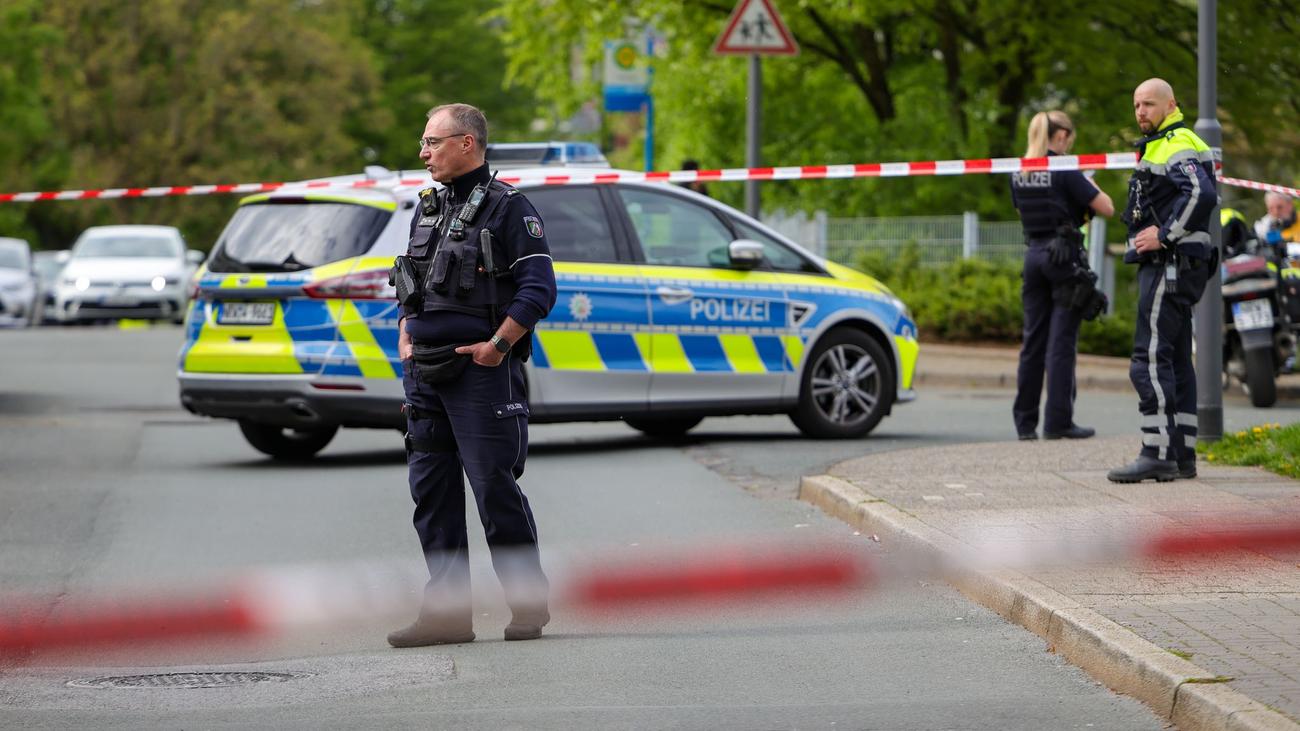 Kriminalität: Mann greift seine Partnerin an - Festnahme