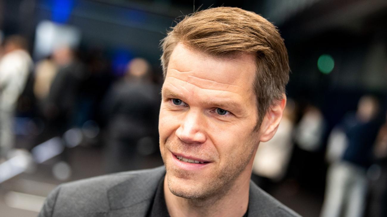 Fußball-Bundesliga: Trotz Bremen-Niederlage: Huwer glaubt an HSV-Mentalität