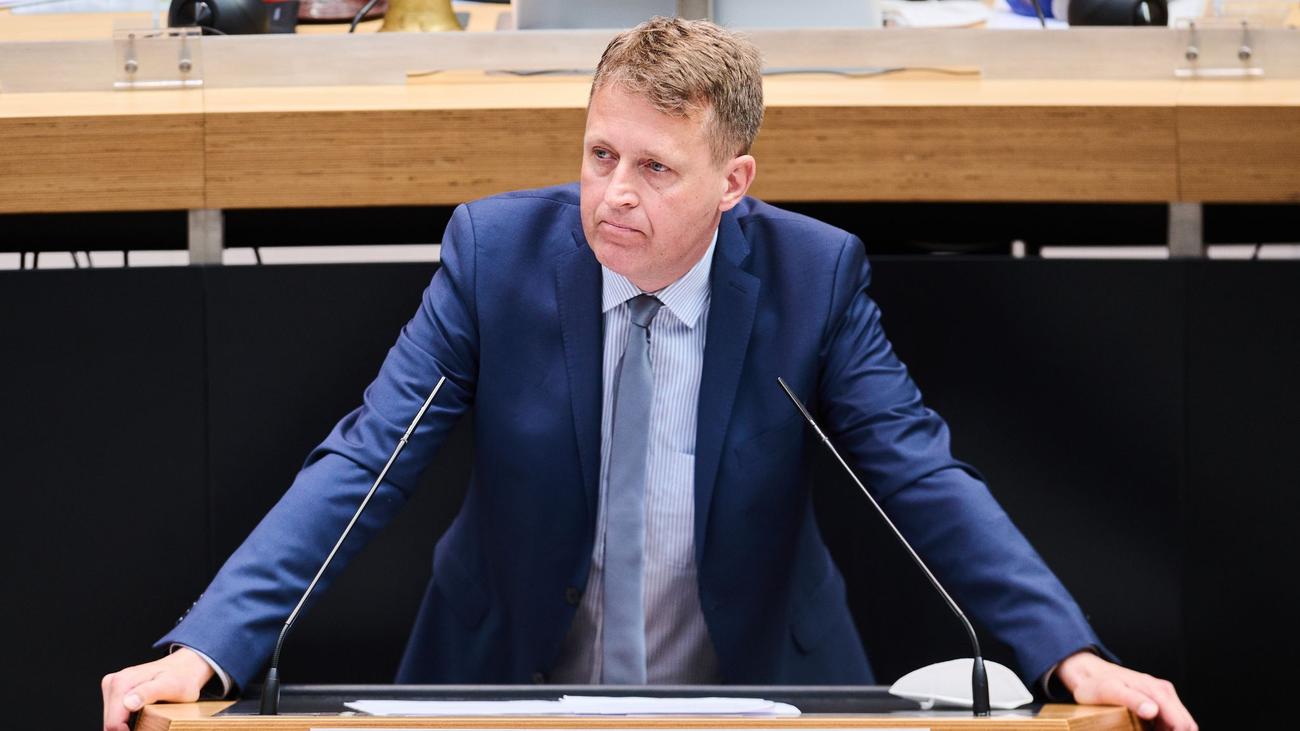 Streit um Fördermittel: Kulturstaatssekretär Friederici muss gehen