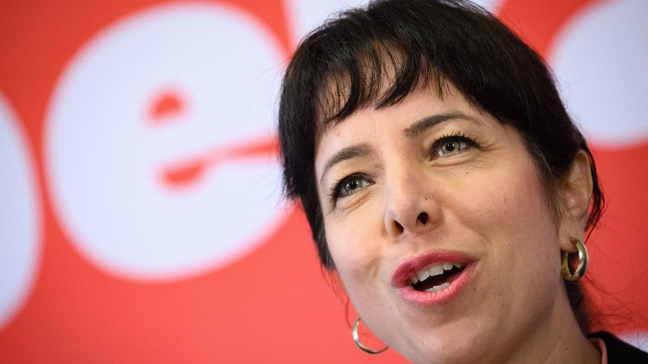 Wahlvorbereitung: Linke-Spitzenkandidatin will ins Rote Rathaus