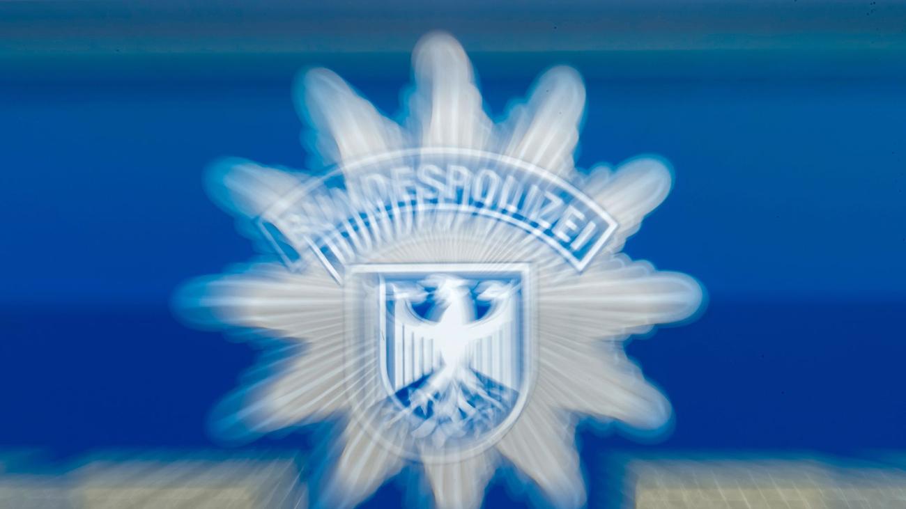 Illagale Einreise: Syrische Ausweise in Umlauf - Ermittler jagen Schleuser-Netz