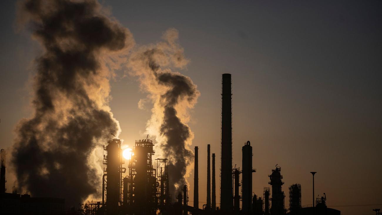 Deutsche Wirtschaft: Bundesbank sieht Mini-Wachstum trotz Krisen und Nahost-Krieg